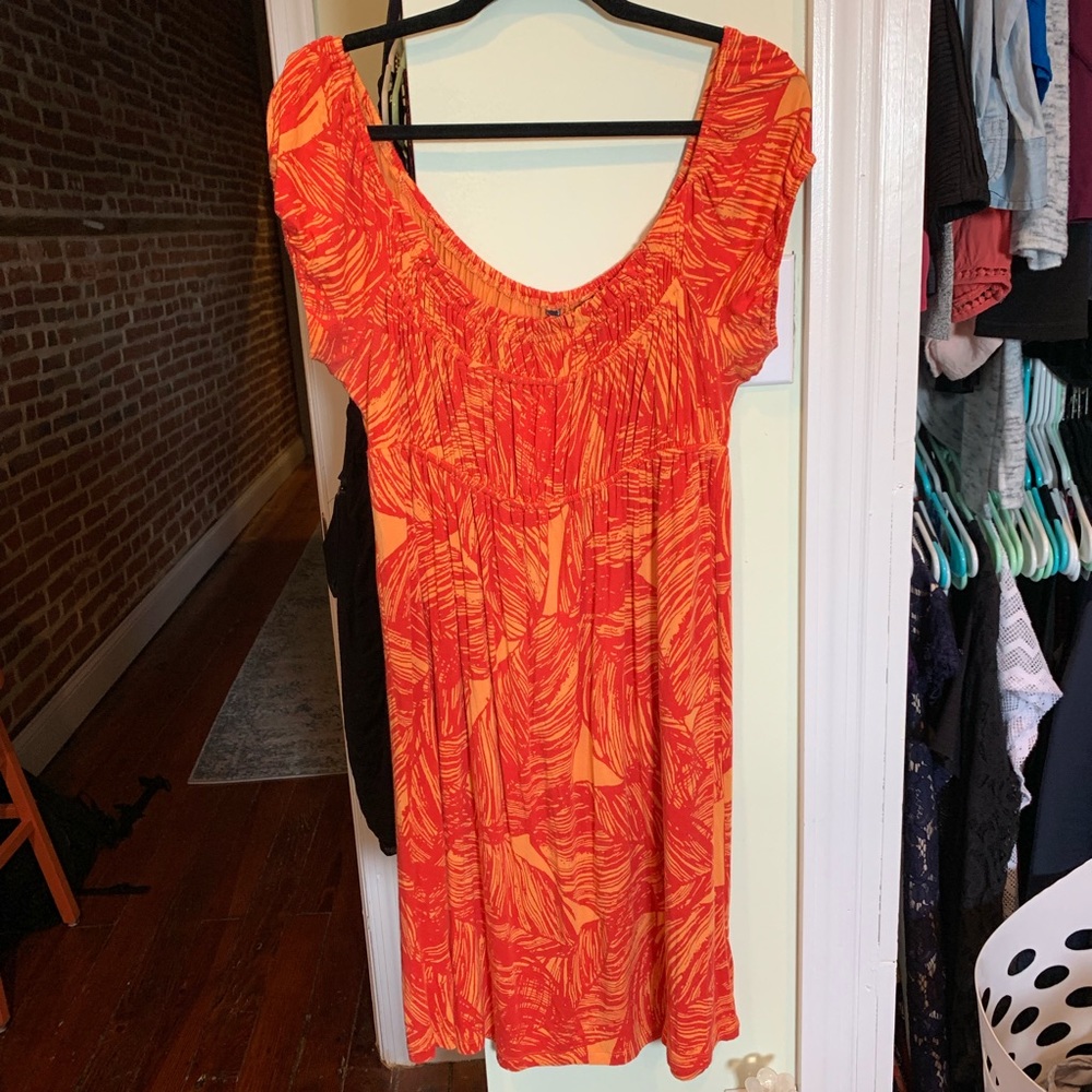 Orange and red banana republic STRETCHY dress